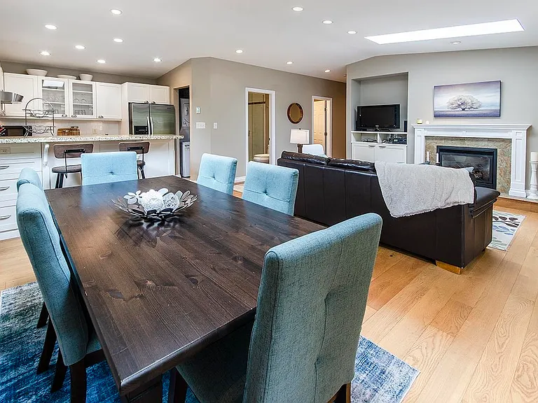 2233 Alden Ln — Photo 4