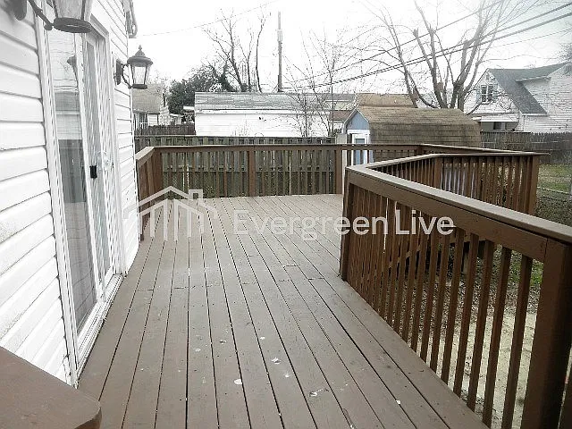 3 bed, 2.0 bath, 1413 sqft, $1,895 — Photo 2