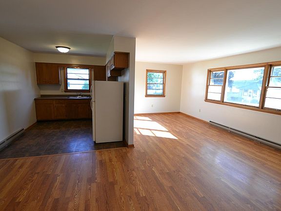 2nd image of 109 S Joliet St APT 7