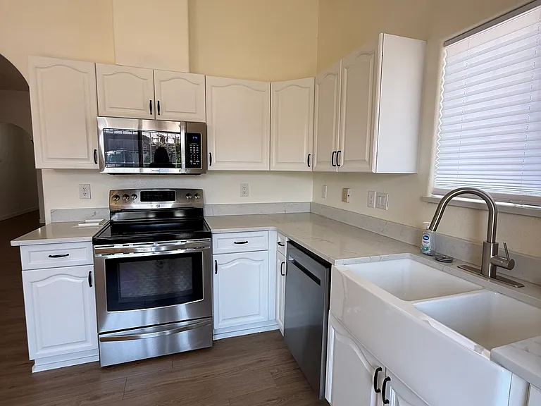 8735 Palomar Ave NE — Photo 10