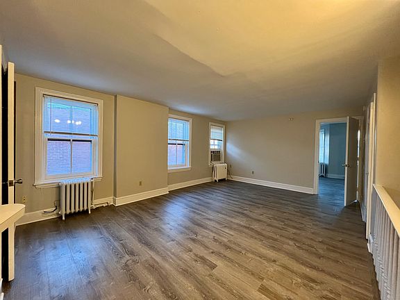 5th image of 1419 N Harrison St APT 3