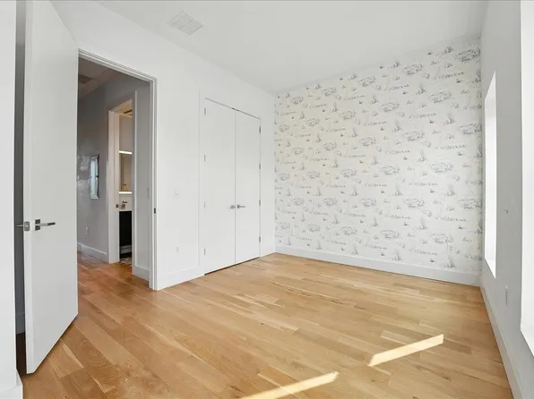 84 Madison Avenue image 16 of 31