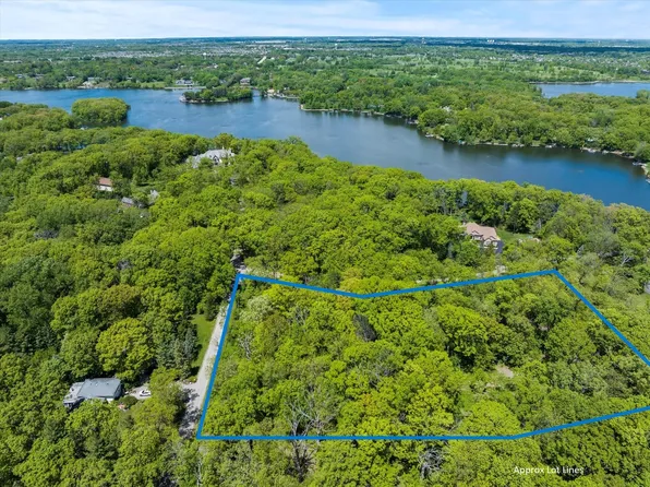 26359 N Hickory Rd, Mundelein, IL 60060