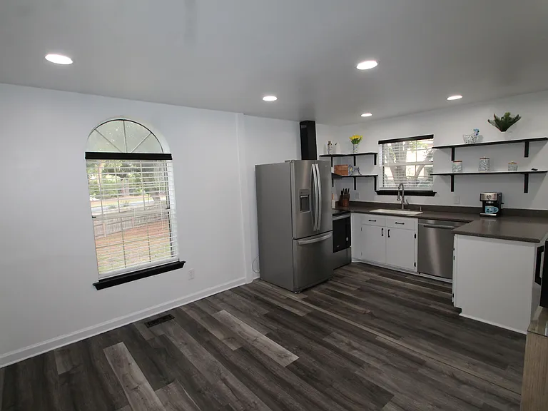 502 Pointe South Dr — Photo 7