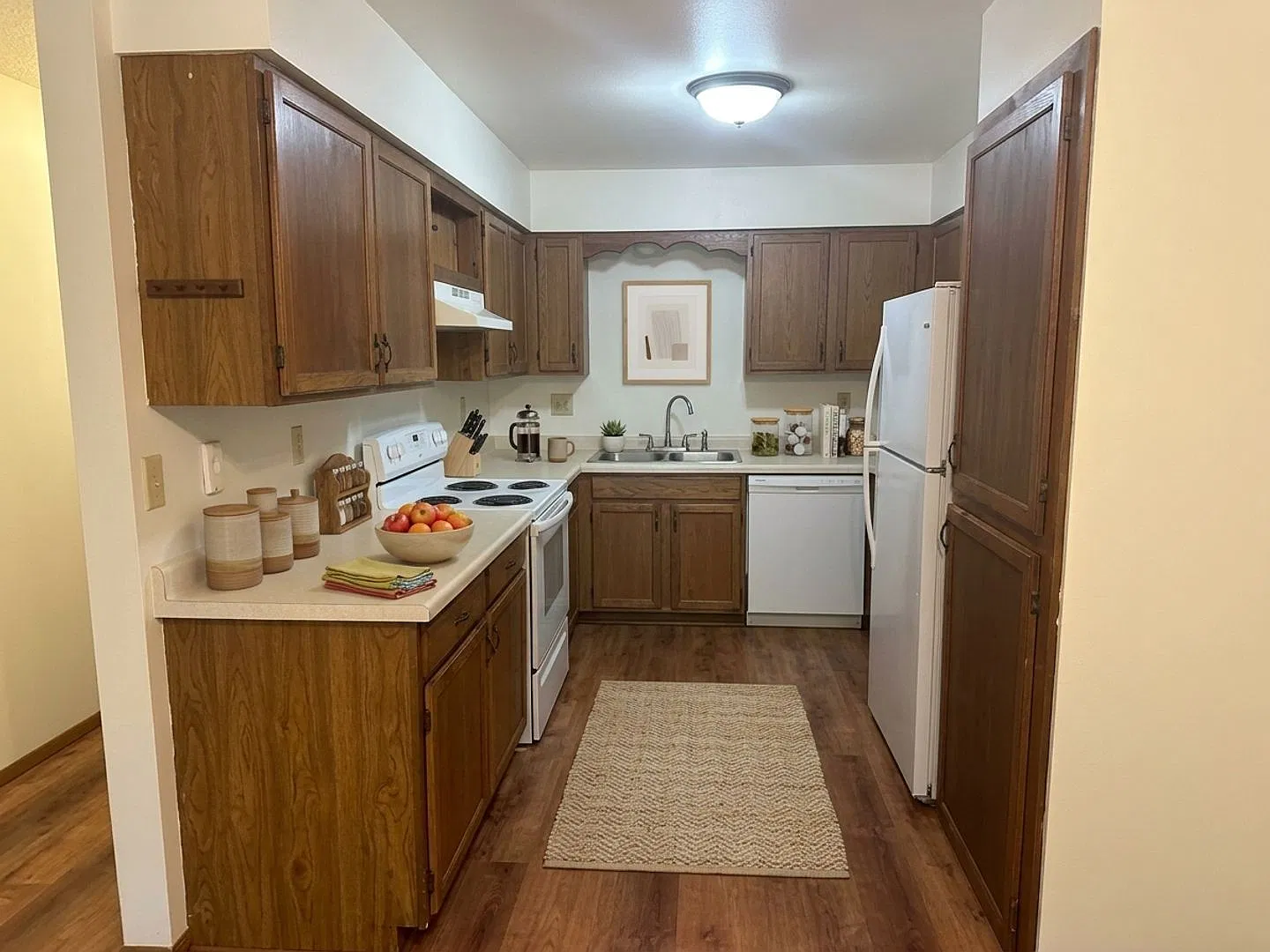 Spacious 2-Bedroom Apartment in West Bend Silver Creek Views! — Photo 2