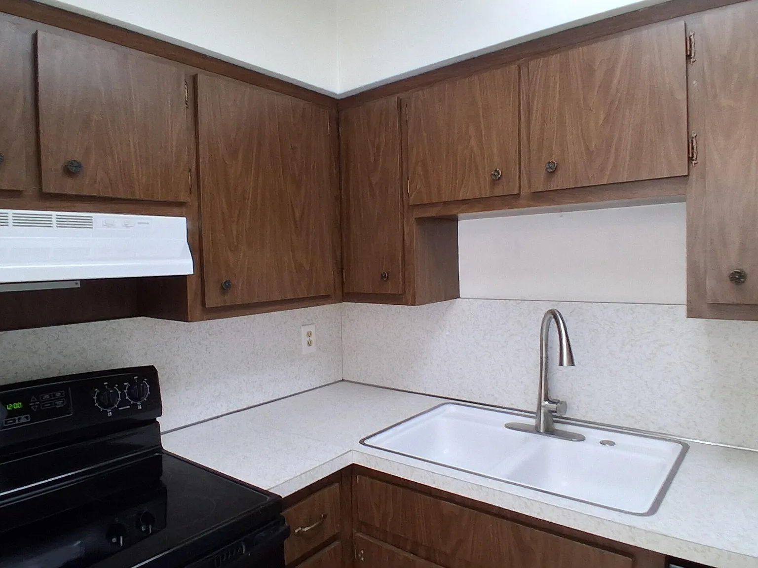 2 bed, 2.0 bath, 984 sqft, $1,425 — Photo 4