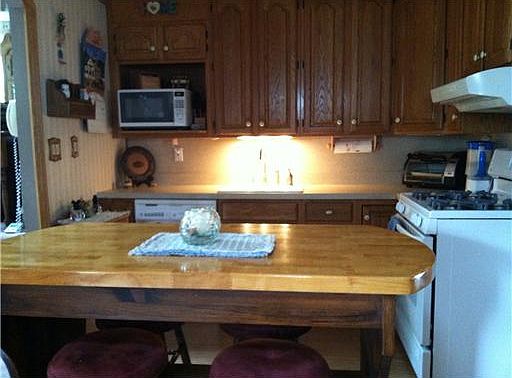 2nd image of 26 Brookville Rd