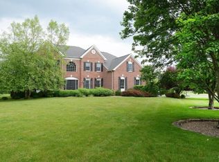 2 Squire Ct, Basking Ridge, NJ 07920