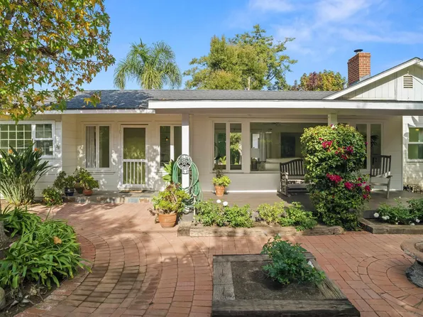 1760 Vale Terrace Dr, Vista, CA 92084