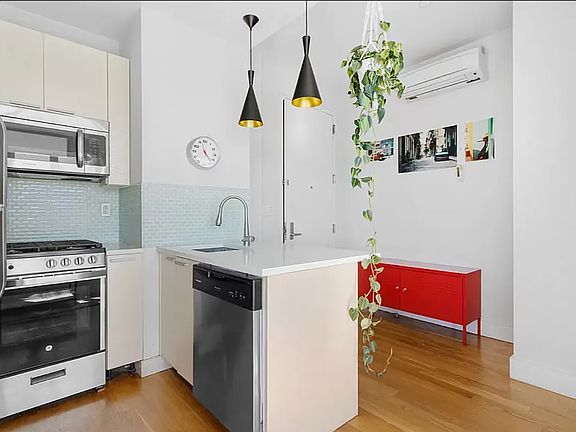 2nd image of 1433 De Kalb Ave #7B