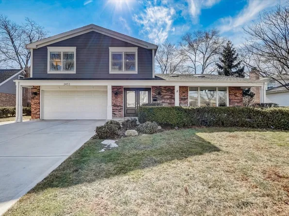 2453 Rebecca Ln, Glenview, IL 60026