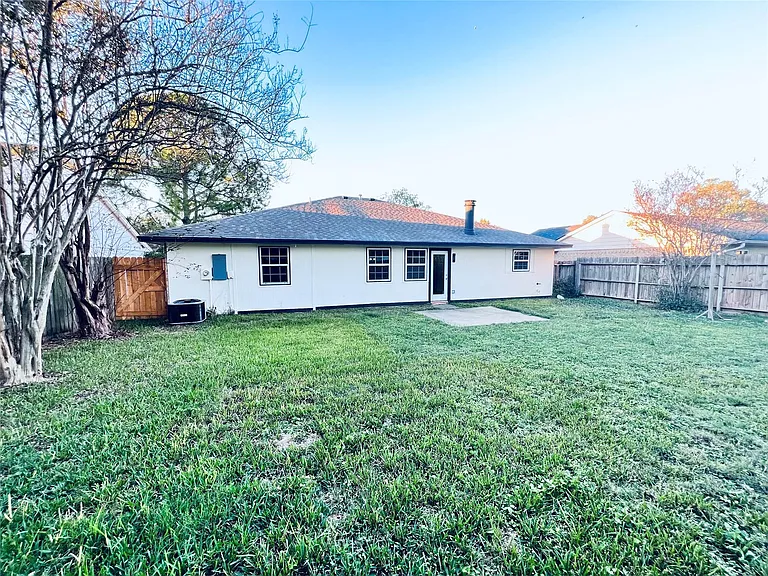 19739 Moonhollow Dr — Photo 24