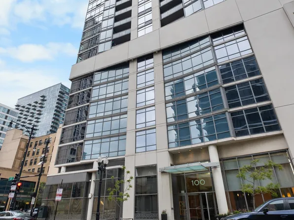 100 E 14th St, Chicago, IL