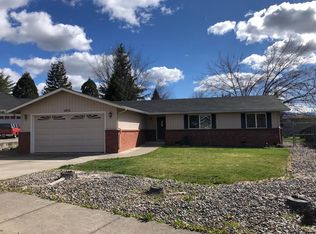 2432 Bell Ct, Medford, OR 97504
