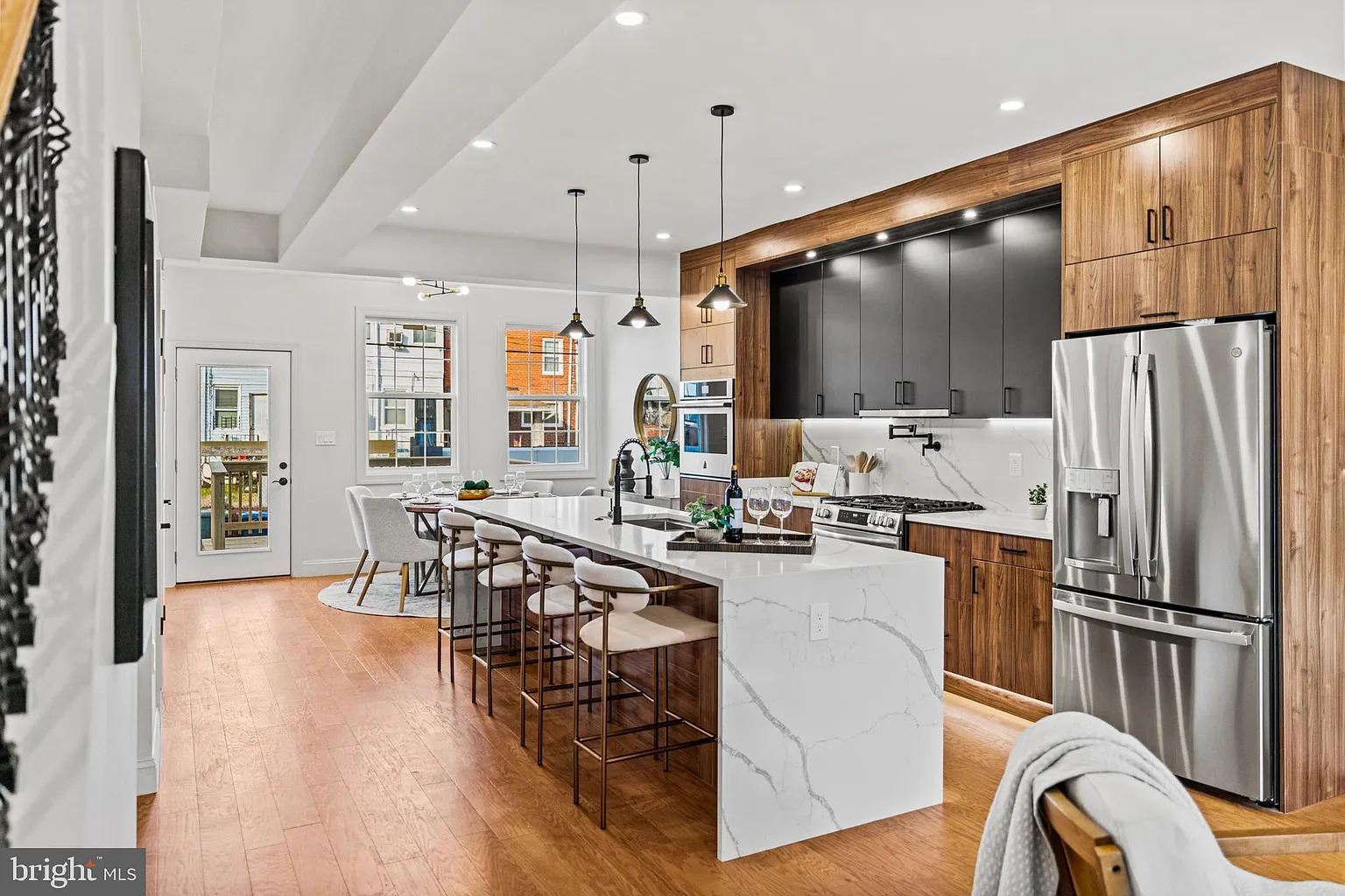 1330 Queen St NE photo 1