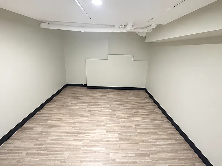 10-12 Nursery St #1R — Photo 9