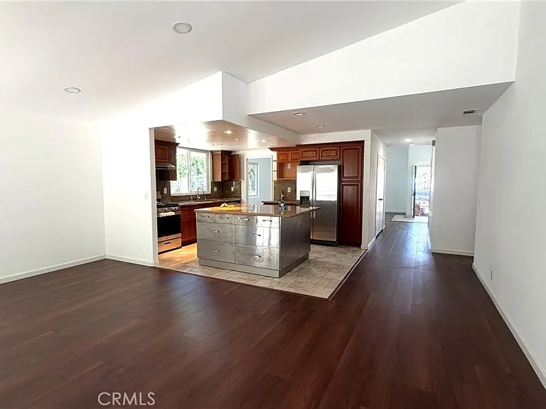 1571 Kiowa Crest Dr — Photo 8
