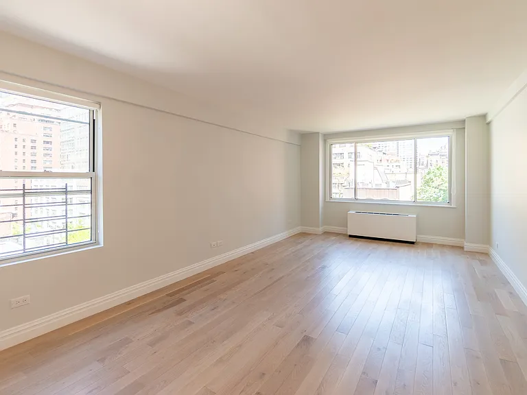 340 E 51st St #3C — Photo 6