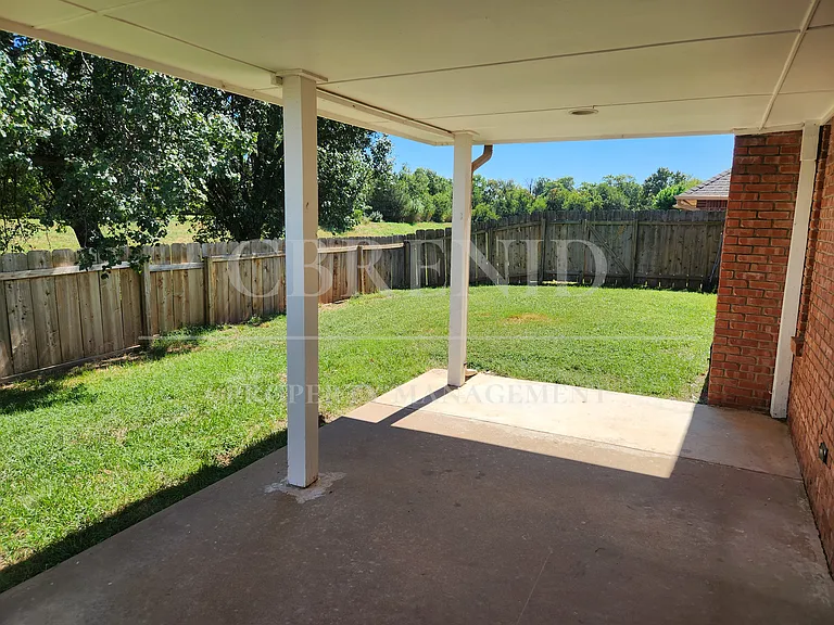 423 Oakdale Dr — Photo 21