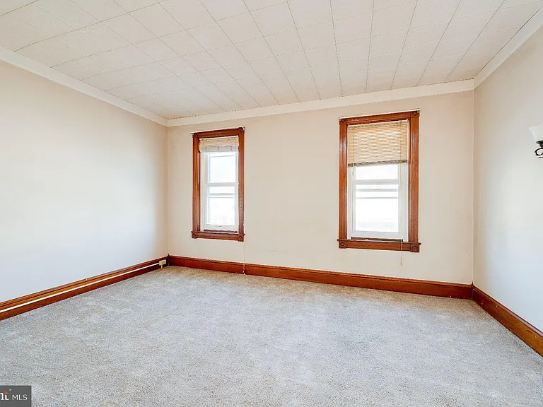 126 E Washington St — Photo 14