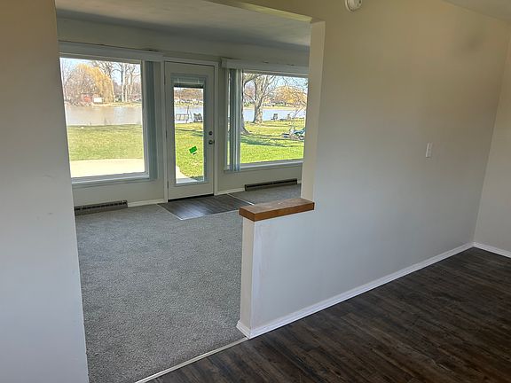 5th image of 1876 Riviera Dr