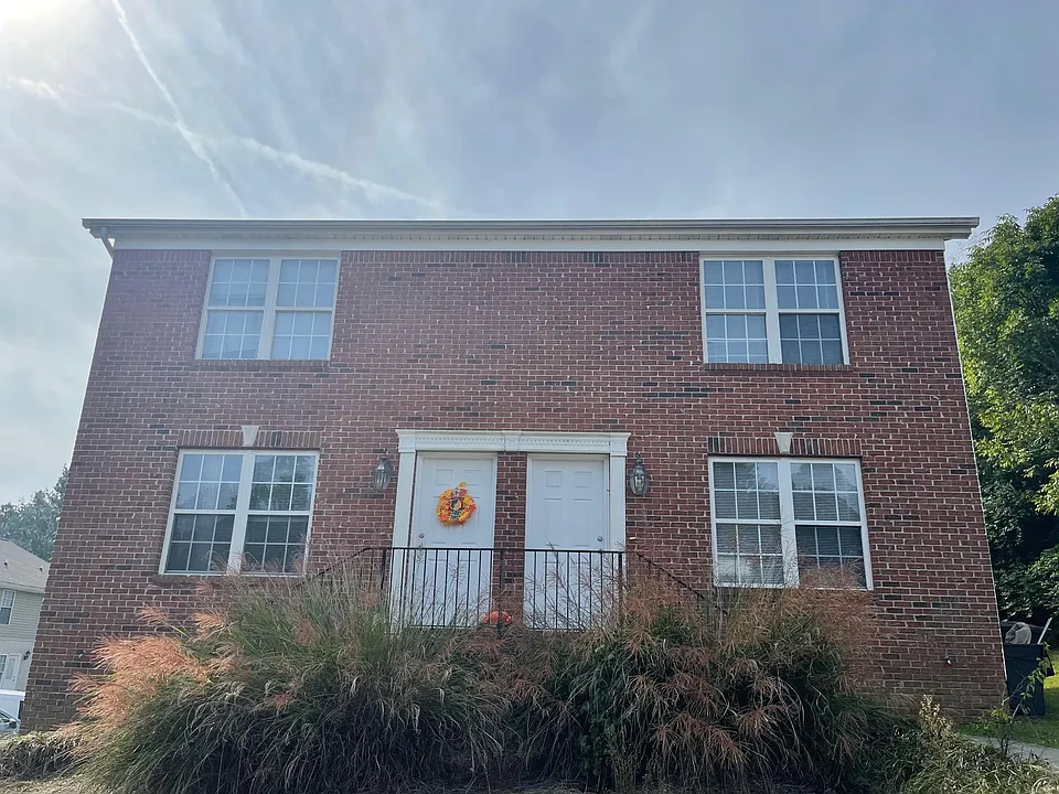 1758 Weeks Crest Cir NE