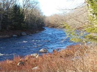 7 River Rd, Abbot, ME 04406