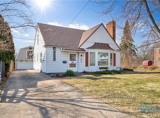 361 Hillside Dr, Rossford, OH
