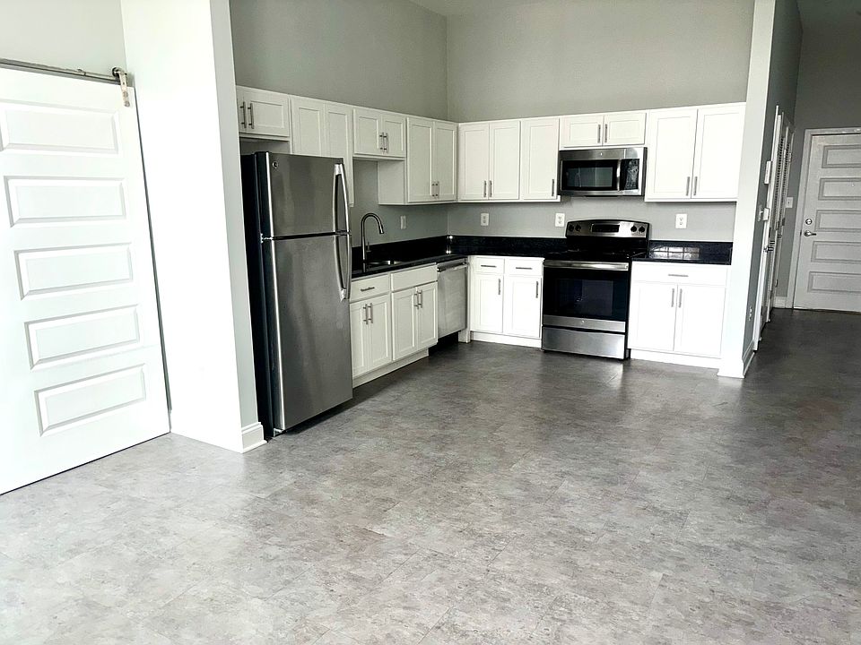 Large open kitchen/living room