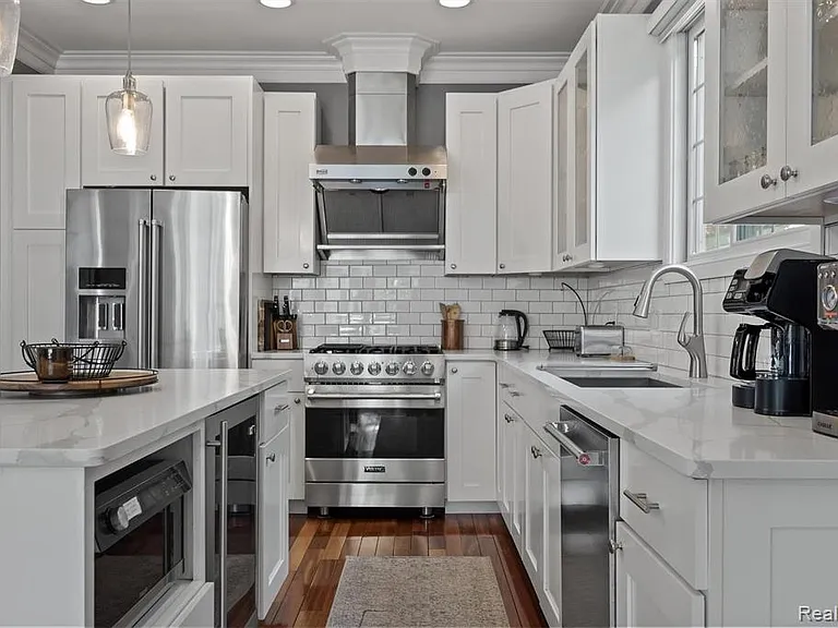 1400 Holland St — Photo 16