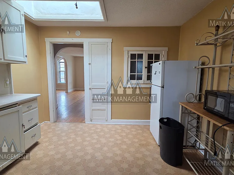 143 Main St W #1/2 — Photo 27