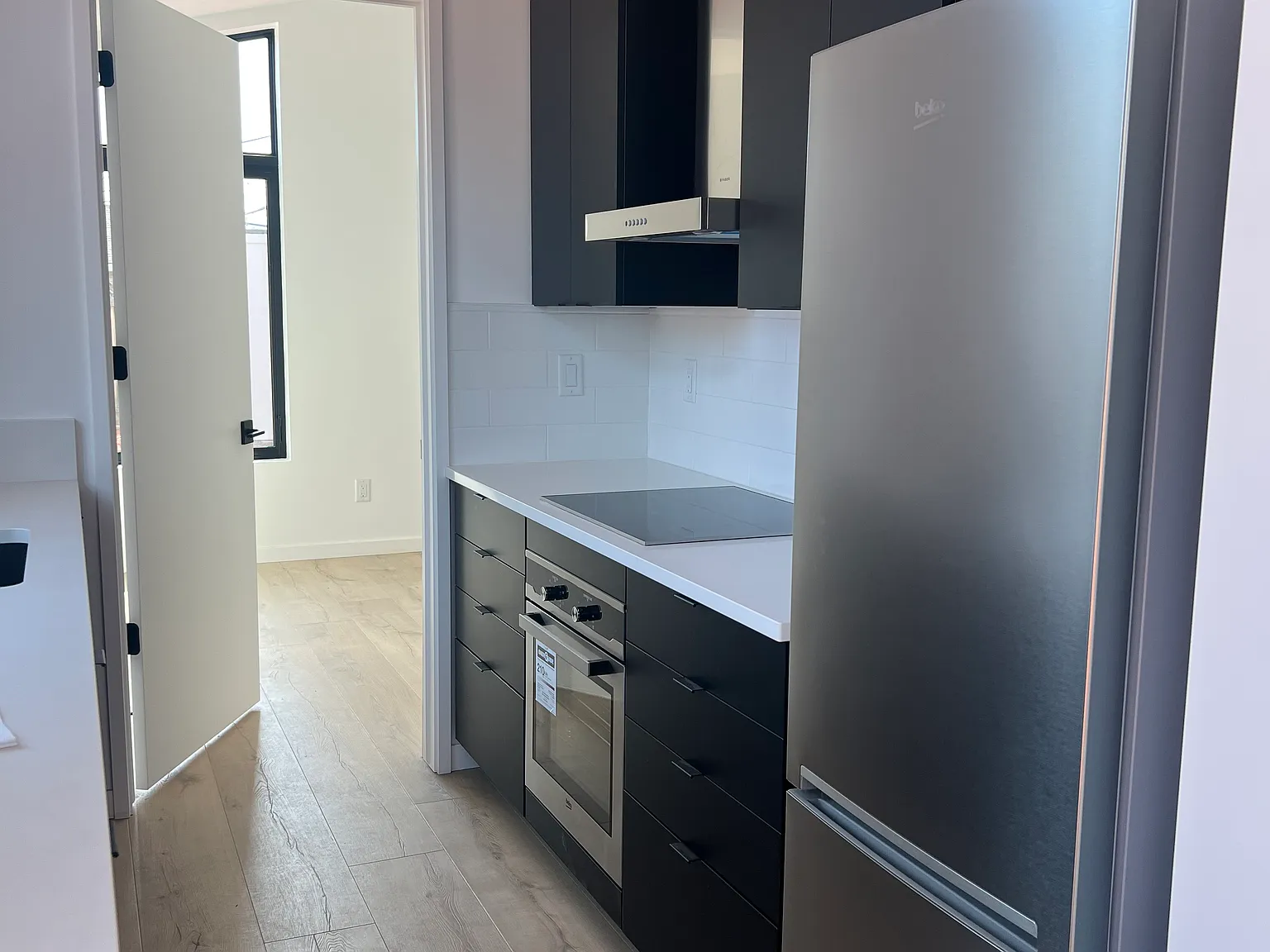 2 bed, 750 sqft, $2,950 — Photo 1