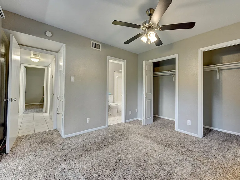S Twin Creek Dr-022