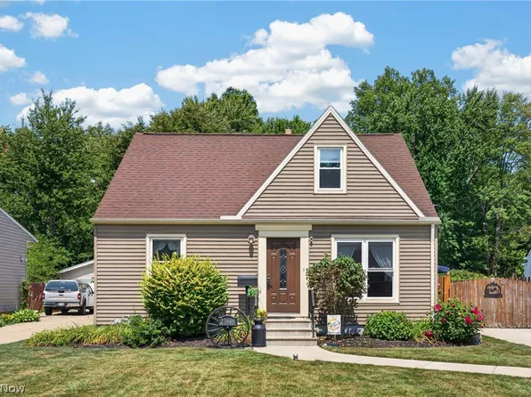 23888 Lucille Dr, North Olmsted, OH 44070