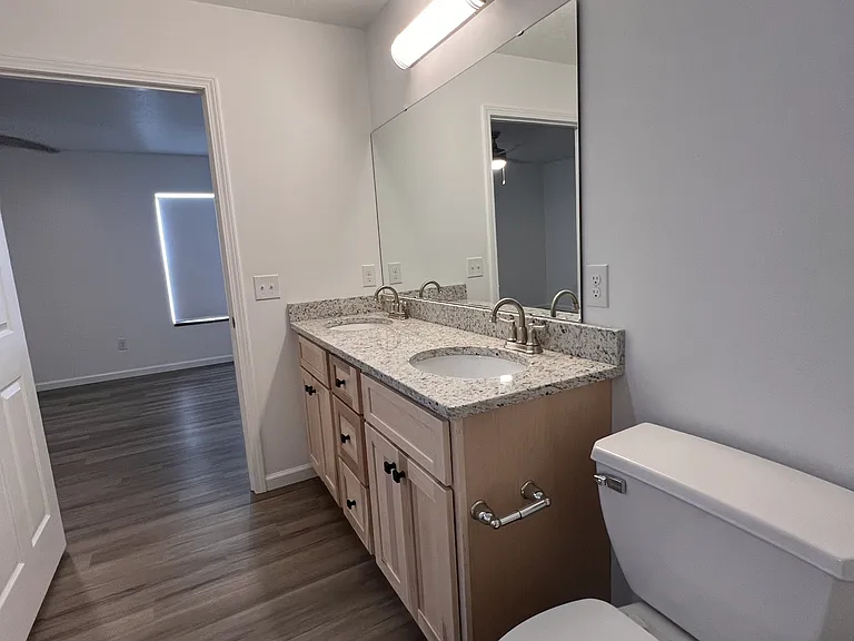 212 S Taylor St — Photo 32