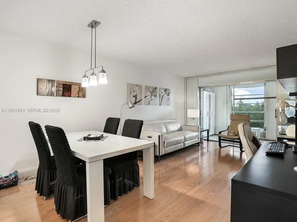 9370 Sunrise Lakes Blvd APT 308, Fort Lauderdale, FL 33322