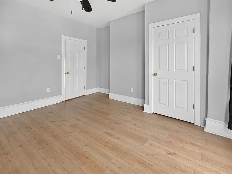 864 E Chelten Ave — Photo 7