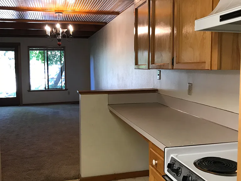3123 NE Powderhorn Pl — Photo 9