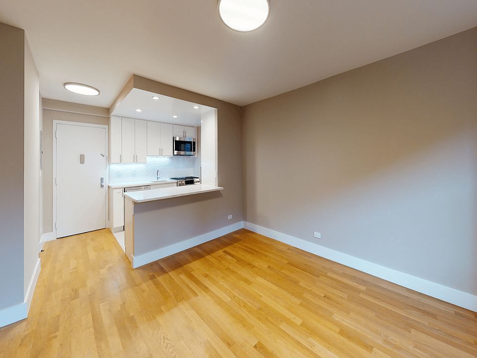1st image of 310 Greenwich St #3105J