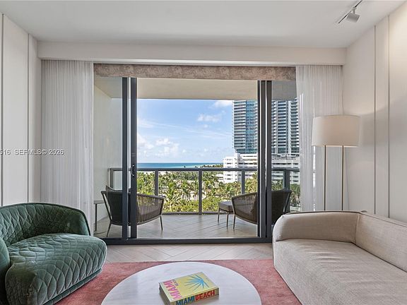4th image of 2201 Collins Ave #707
