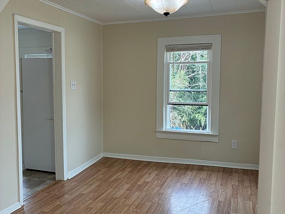 dining room and doorway to kitchen
