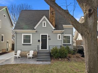 5961 North Kent AVENUE, Whitefish Bay, WI 53217