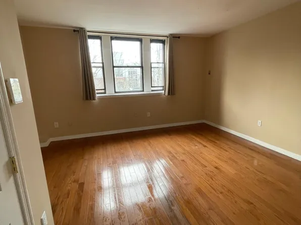 4537 Spruce St, Philadelphia, PA