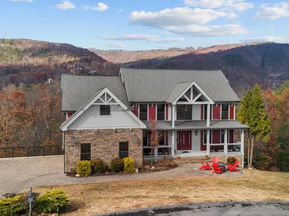 2968 Smokey Bluff Trl, Sevierville, TN 37862