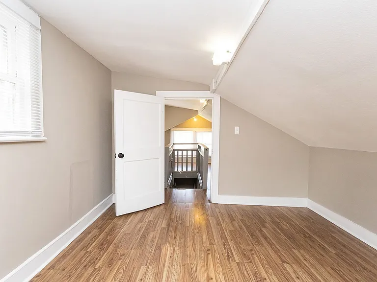 457 Roanoke Ave — Photo 12