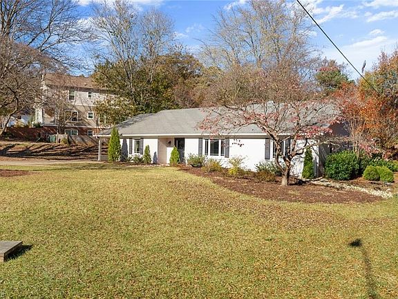 3rd image of 3615 Herchel Ln