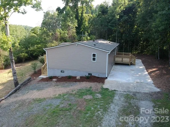 2275 Lamb Mountain Rd, Hendersonville, NC 28792