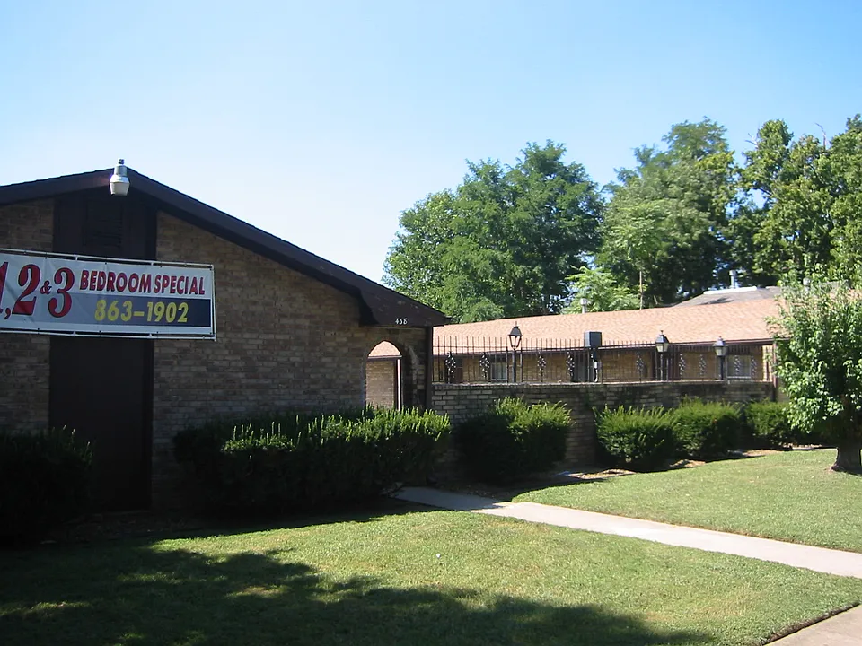 Harrison Apts