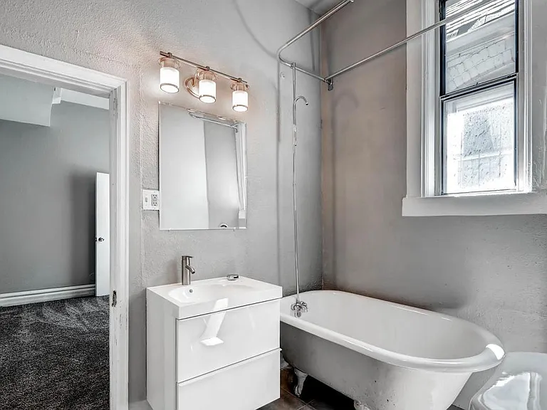 3225 N Marion St — Photo 13