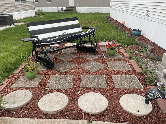2nd image of 2705 Saint Vincents Ave #60